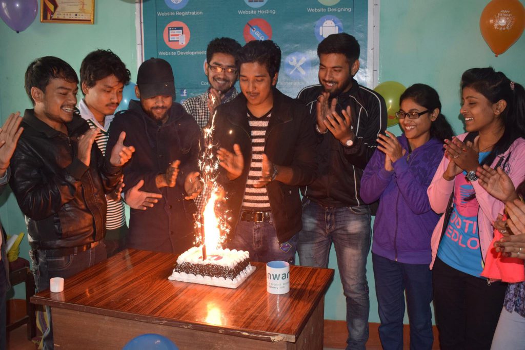 Online Hacker News First Anniversary